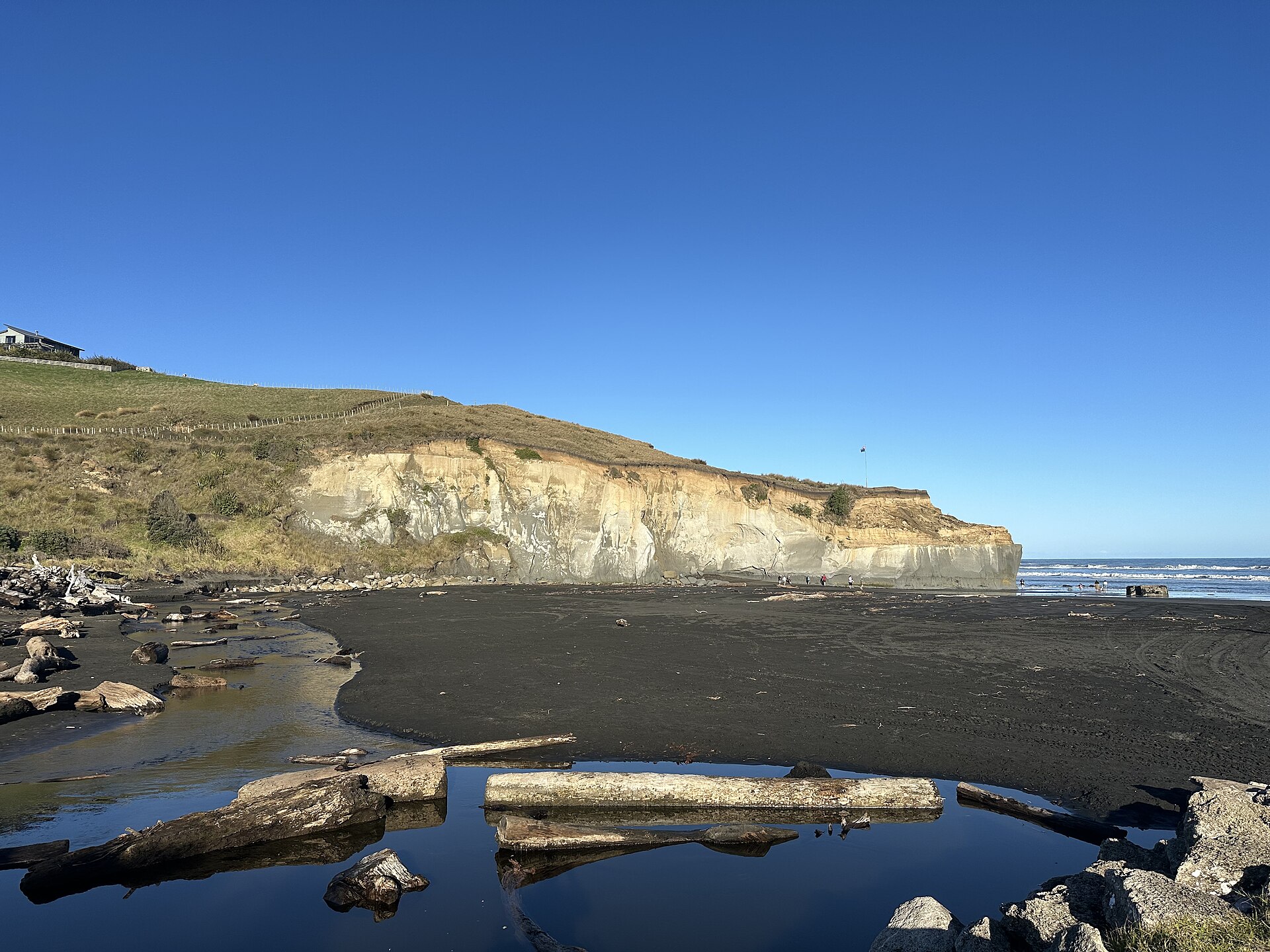 Mowhanau Beach looking along the cliffs